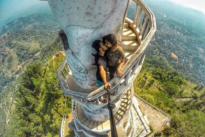 ambuluwawa-tower.jpg
