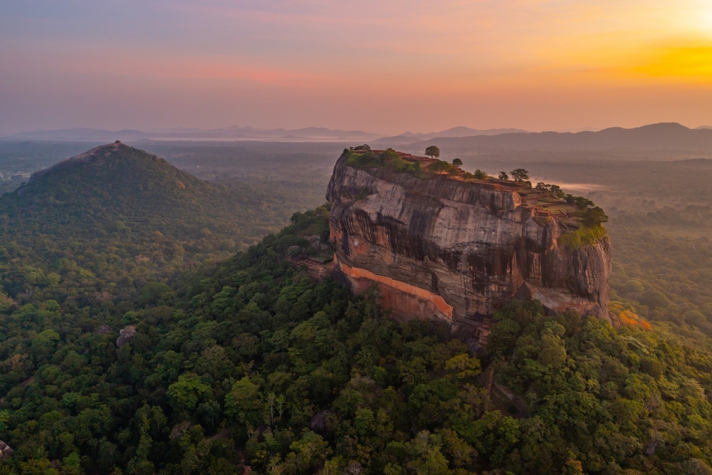 experience-sigiriya-climb.jpg